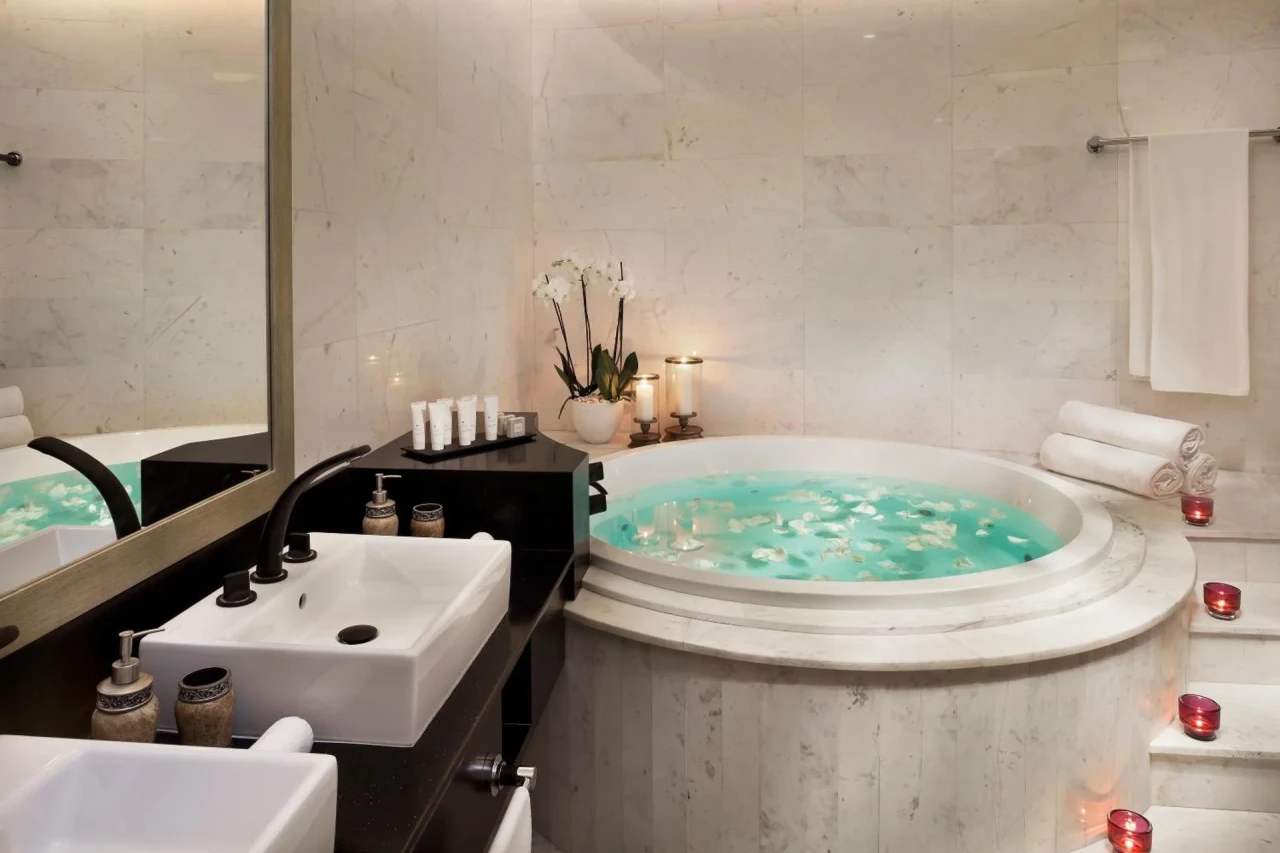 Best Plaza West Bay Hotel