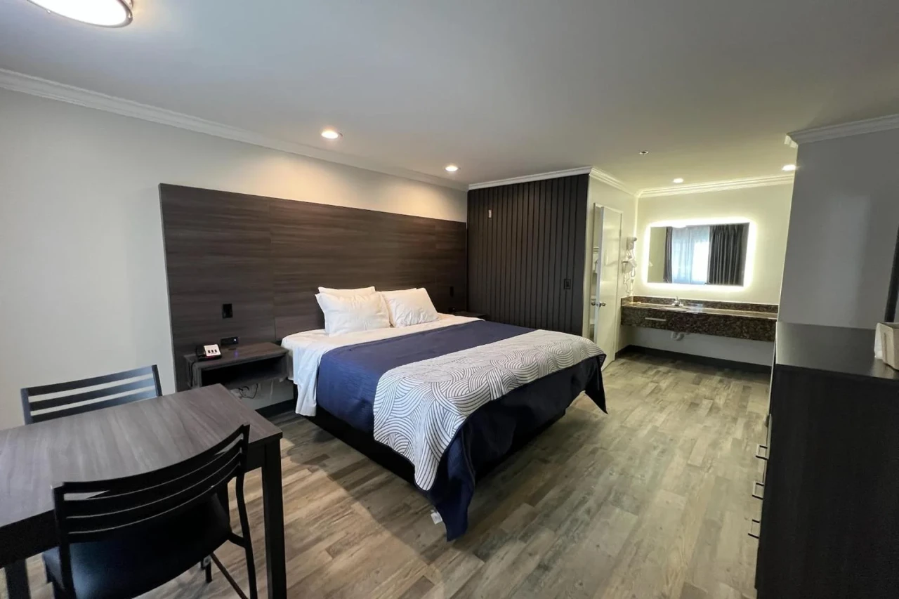 Experience Cloud 9 Inn LAX in Inglewood, CA
