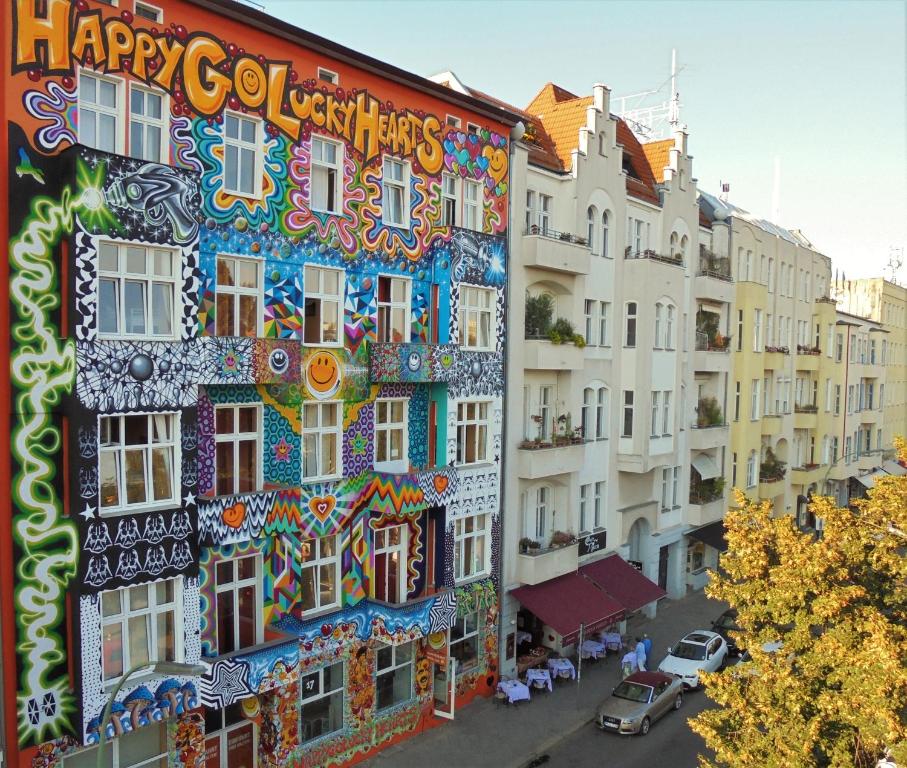 HappyGoLucky Hotel + Hostel