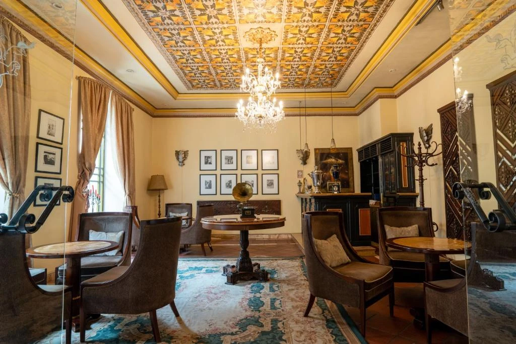 Mansion Alcazar