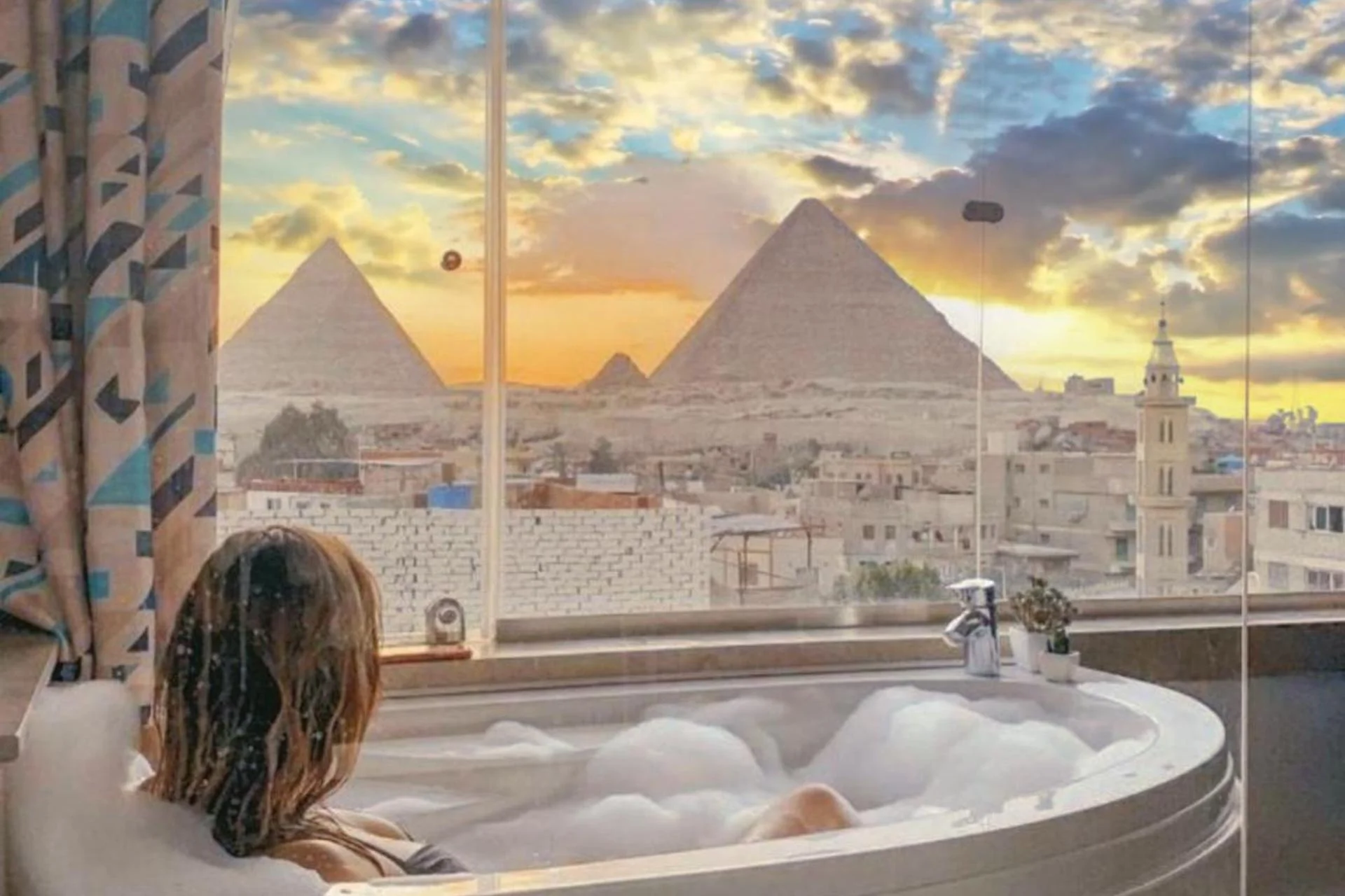 Pyramid Edge Hotel